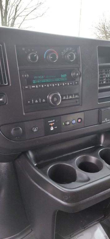 2020 GMC Savana Image 9