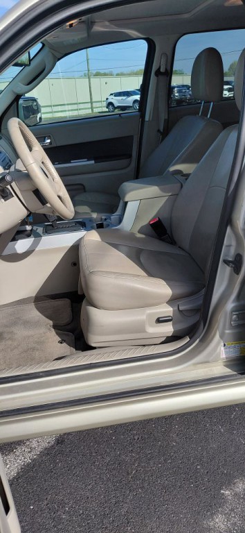 2010 Mercury Mariner Image 5