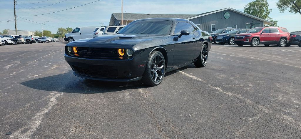 2017 Dodge Challenger Image 2