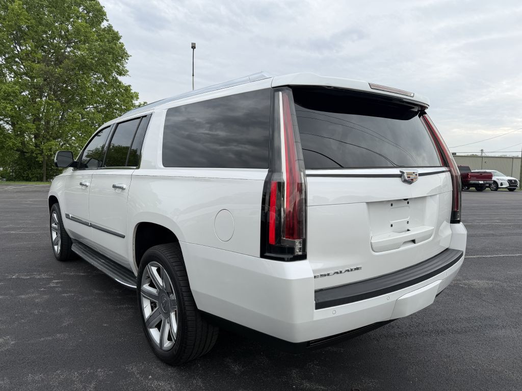 2016 Cadillac Escalade Image 3