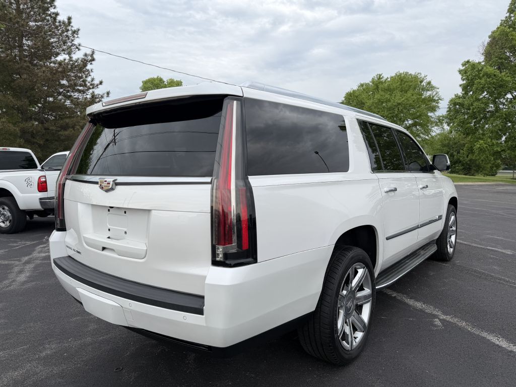 2016 Cadillac Escalade Image 4