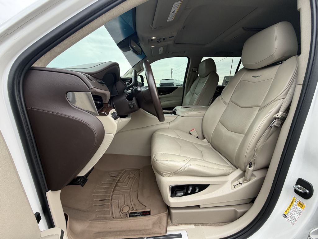 2016 Cadillac Escalade Image 5