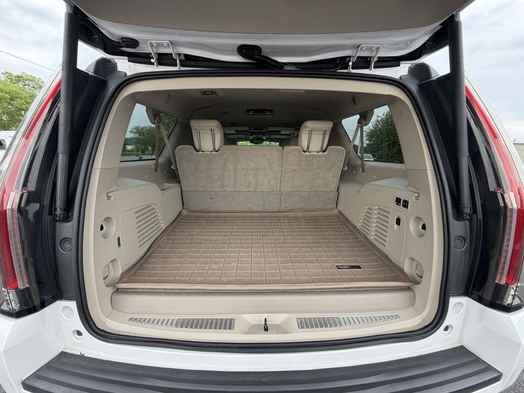 2016 Cadillac Escalade Image 11