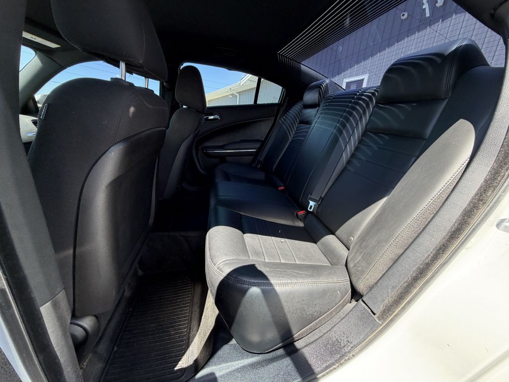2013 Dodge Charger Image 9