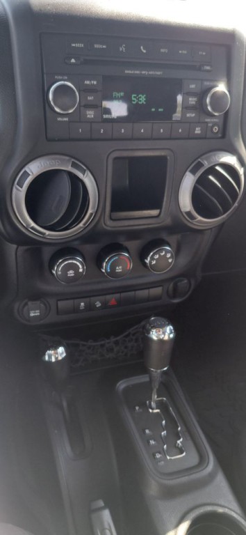 2014 Jeep Wrangler Image 8