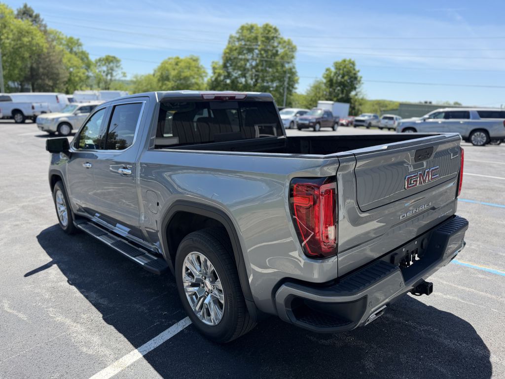 2020 GMC Sierra Image 2