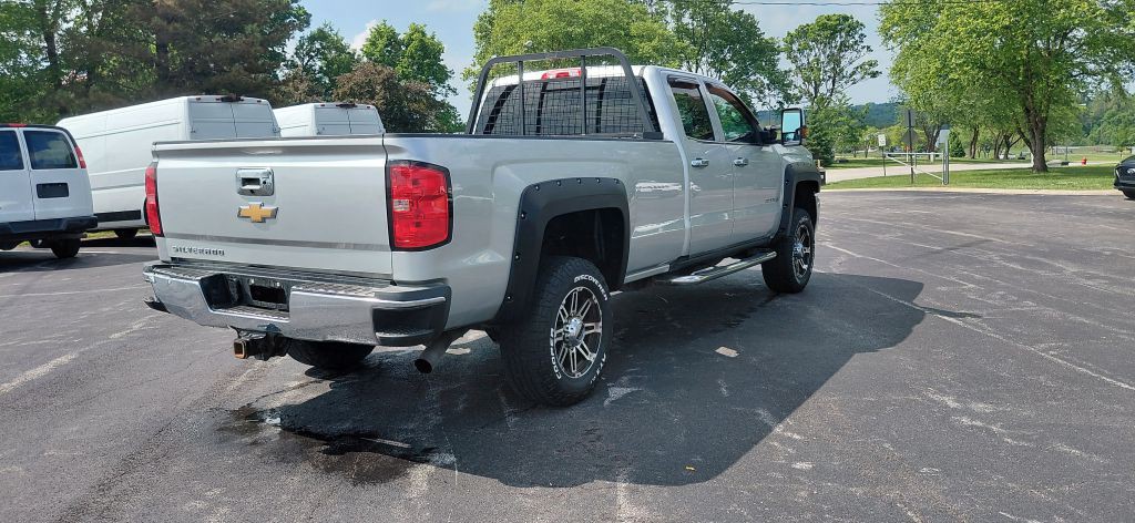 2019 Chevrolet Silverado 1500 Image 3