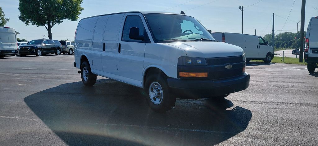 2019 Chevrolet Express Image 1
