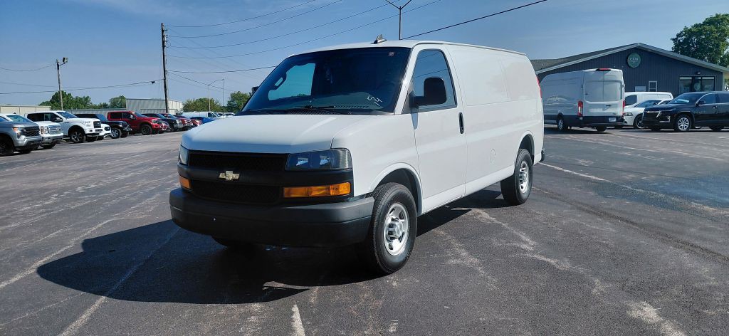 2019 Chevrolet Express Image 2