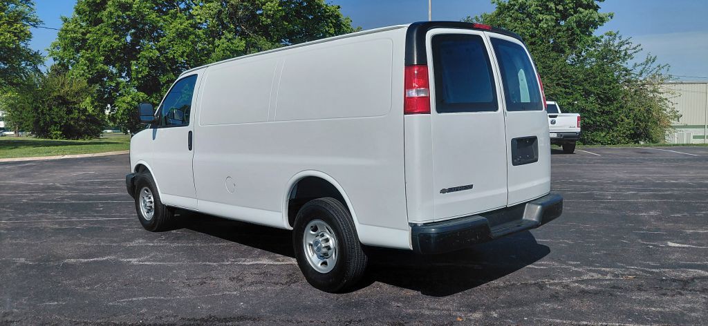 2019 Chevrolet Express Image 4