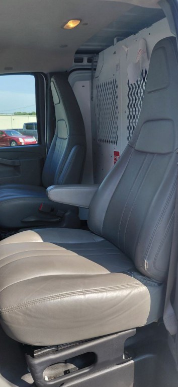 2019 Chevrolet Express Image 7