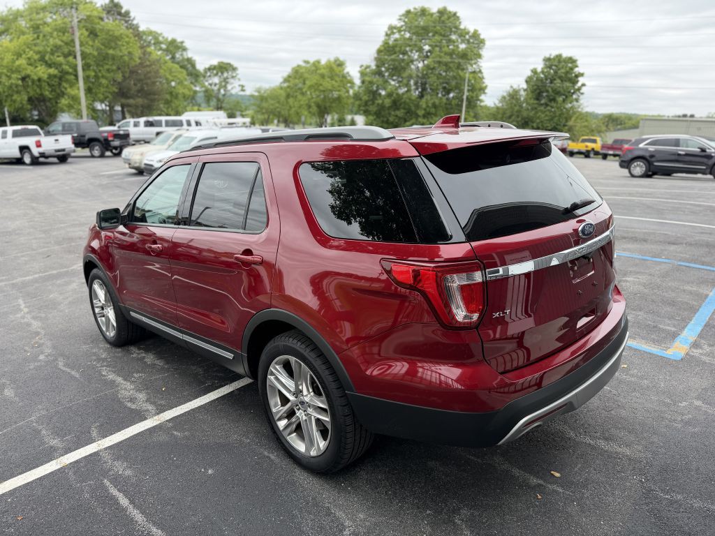 2017 Ford Explorer Image 2