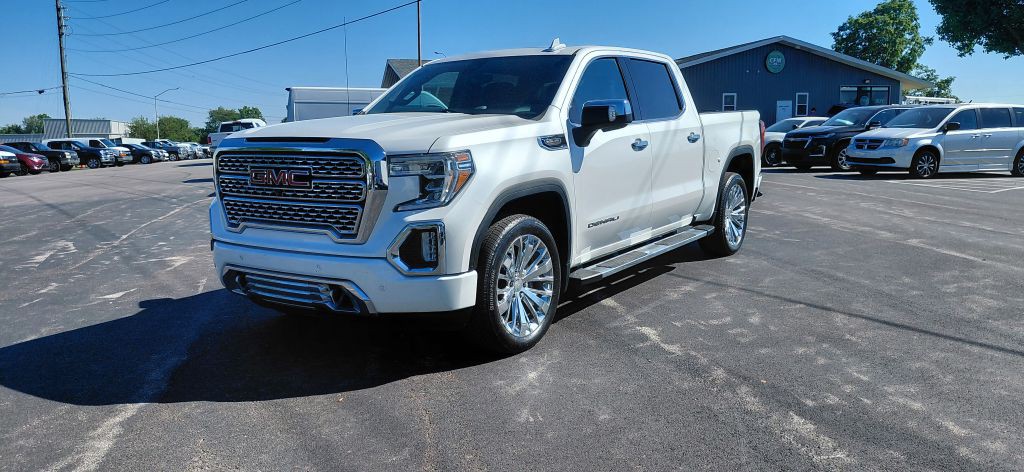 2020 GMC Sierra Image 2