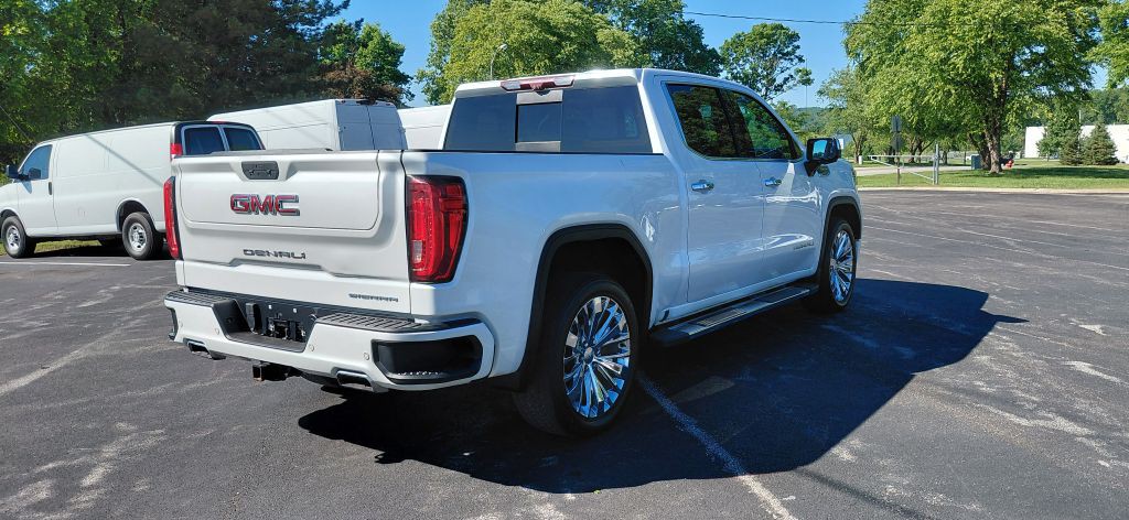 2020 GMC Sierra Image 3