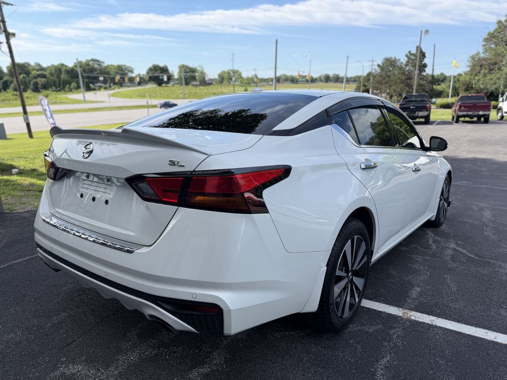 2021 Nissan Altima Image 3