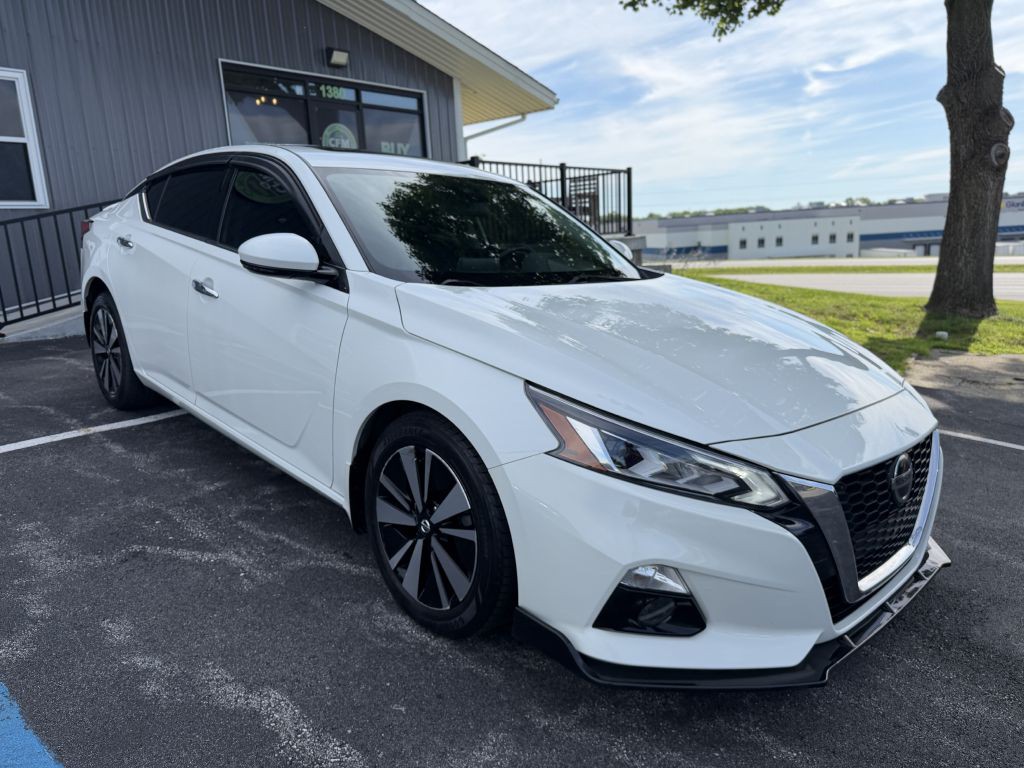 2021 Nissan Altima Image 4