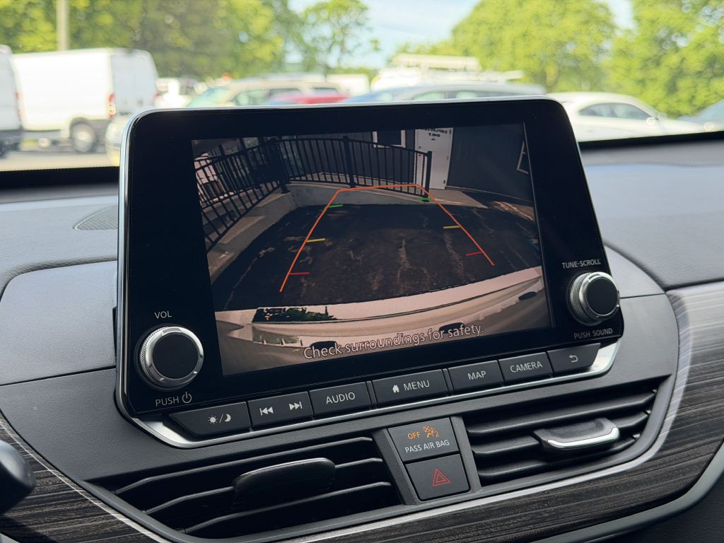 2021 Nissan Altima Image 8