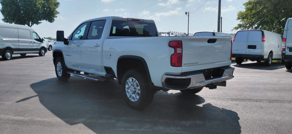 2023 Chevrolet Silverado 1500 Image 4