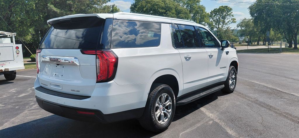 2022 GMC Yukon Image 4