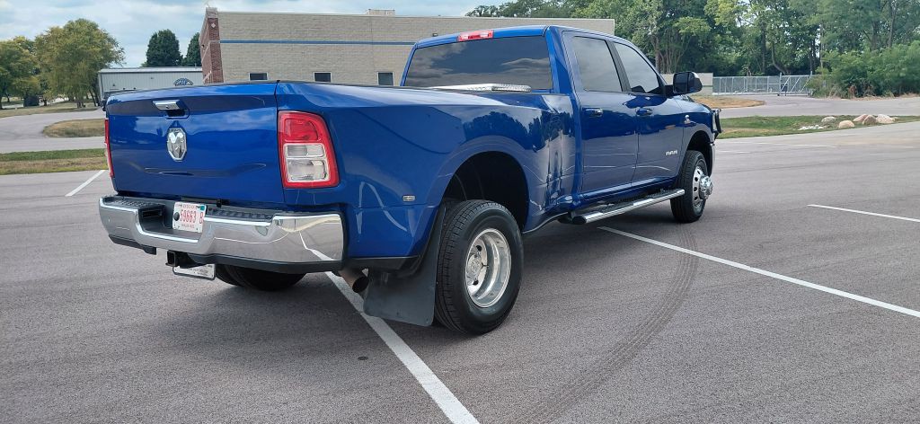 2019 RAM 3500 Image 3