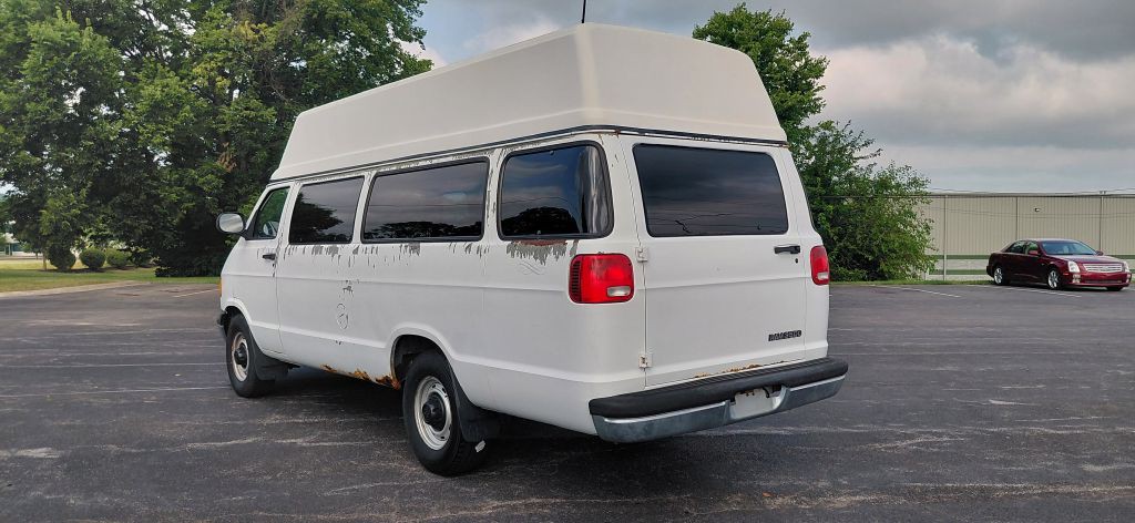 1999 Dodge Ram Van Image 4