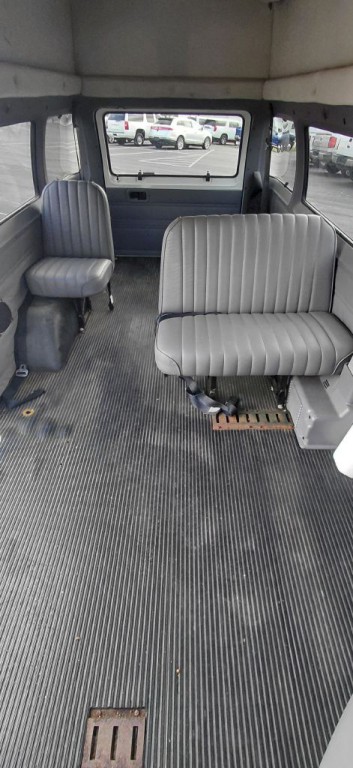 1999 Dodge Ram Van Image 7