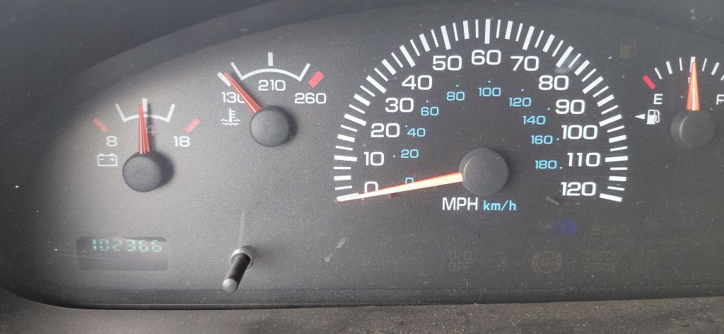 1999 Dodge Ram Van Image 10