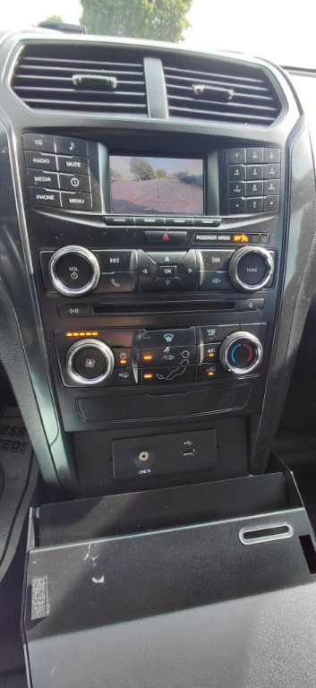 2017 Ford Explorer Image 9