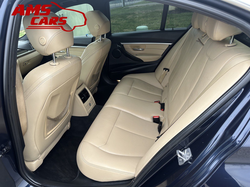 2017 BMW 3 Series Image 9