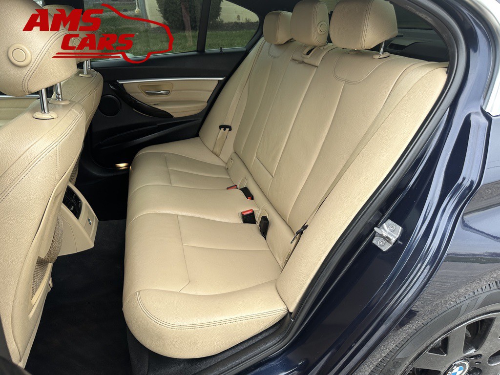 2017 BMW 3 Series Image 10