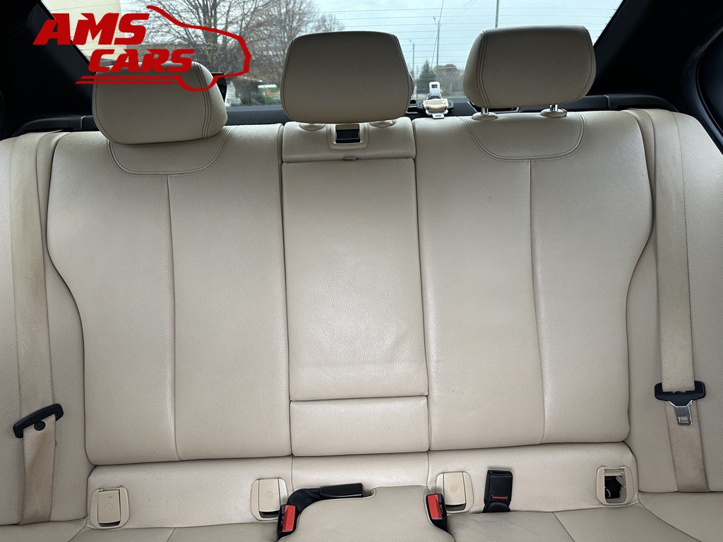 2017 BMW 3 Series Image 11