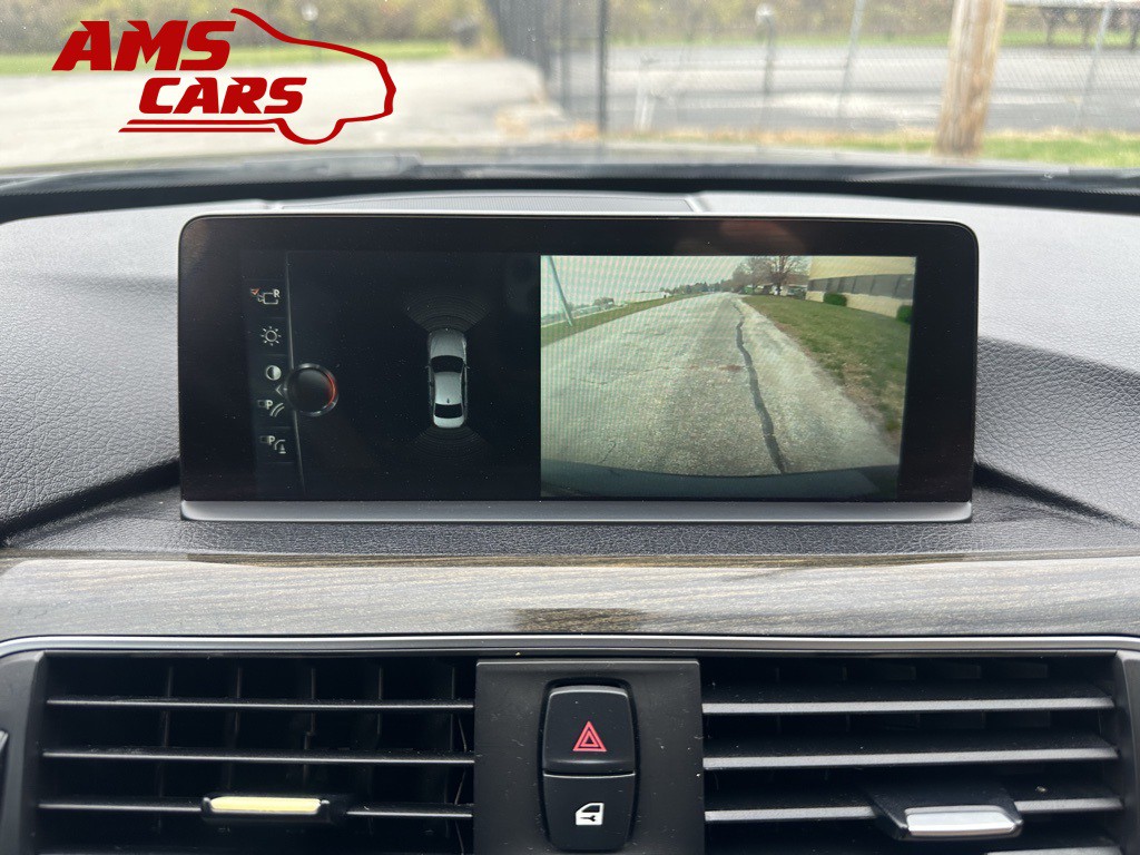 2017 BMW 3 Series Image 25