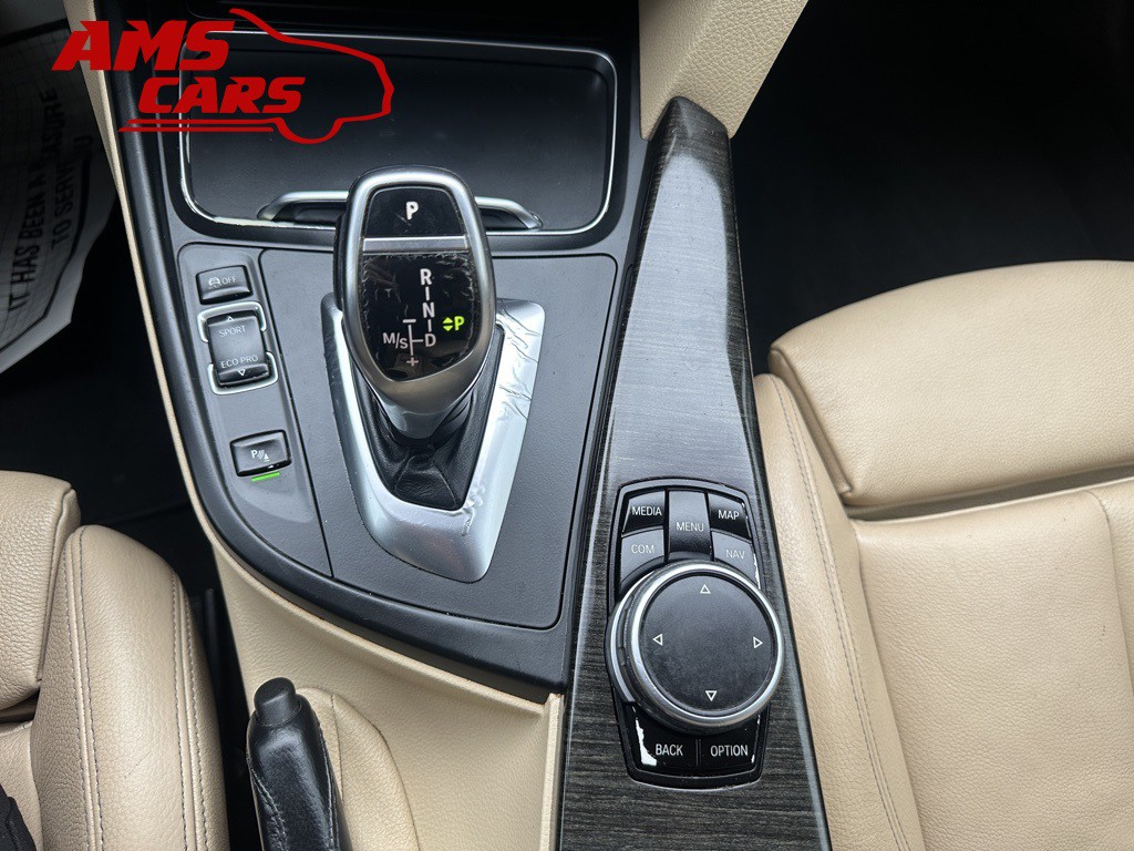 2017 BMW 3 Series Image 29