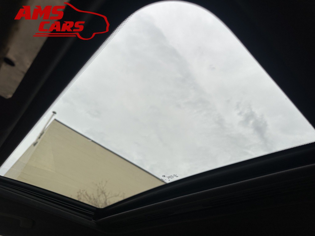 2017 BMW 3 Series Image 31