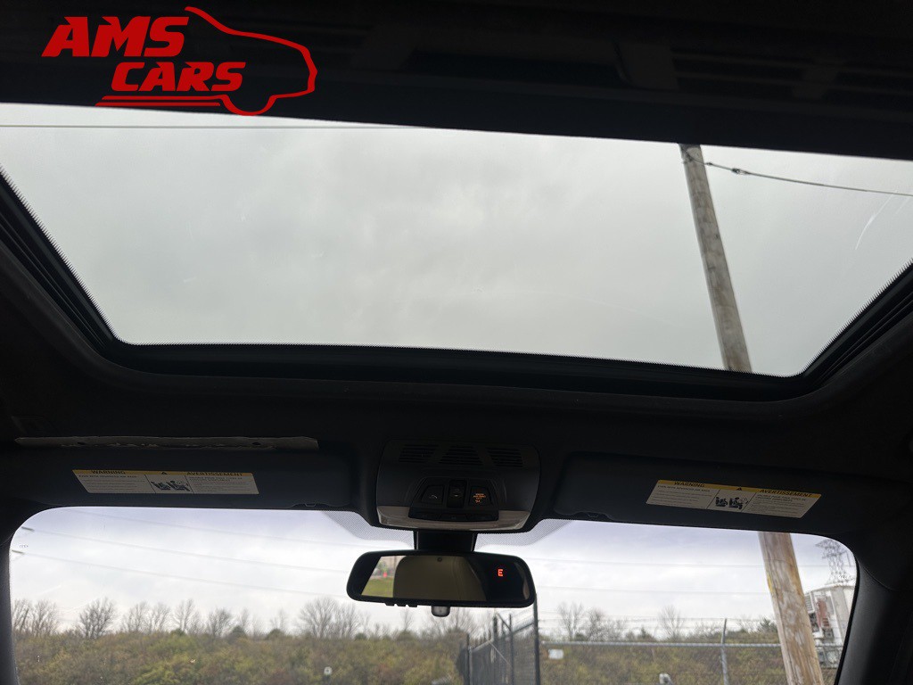 2017 BMW 3 Series Image 34