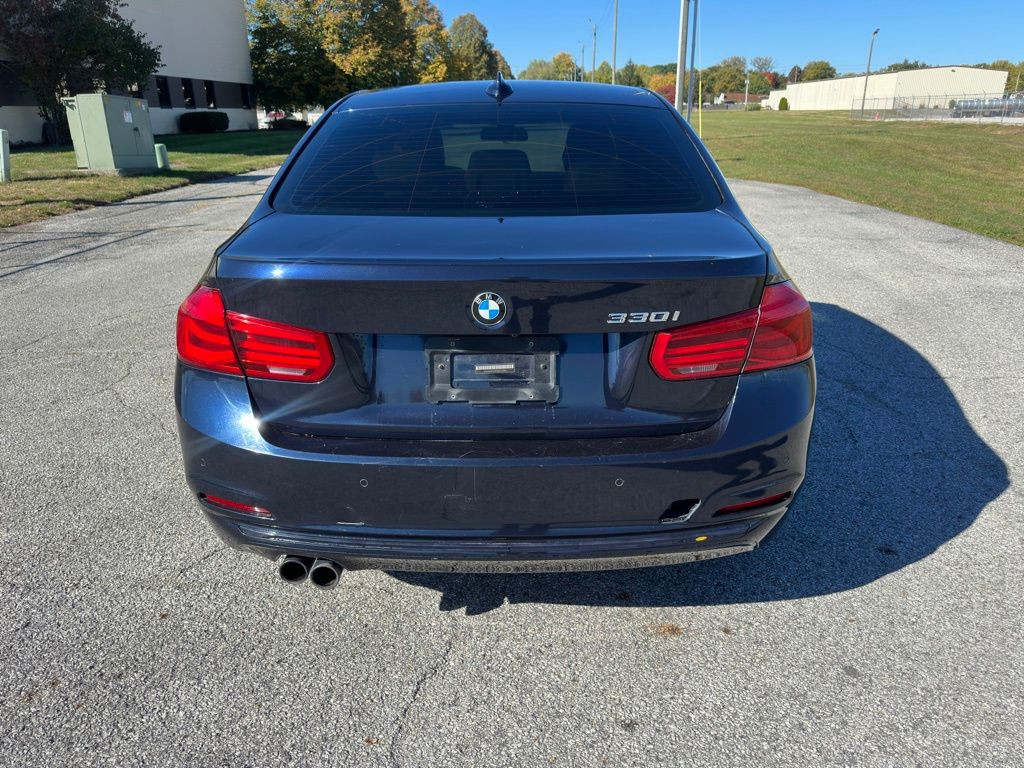 2017 BMW 3 Series Image 5