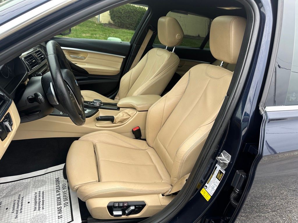 2017 BMW 3 Series Image 10