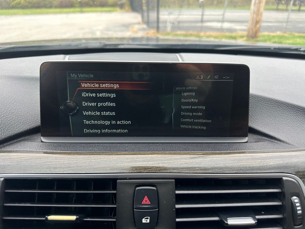 2017 BMW 3 Series Image 26