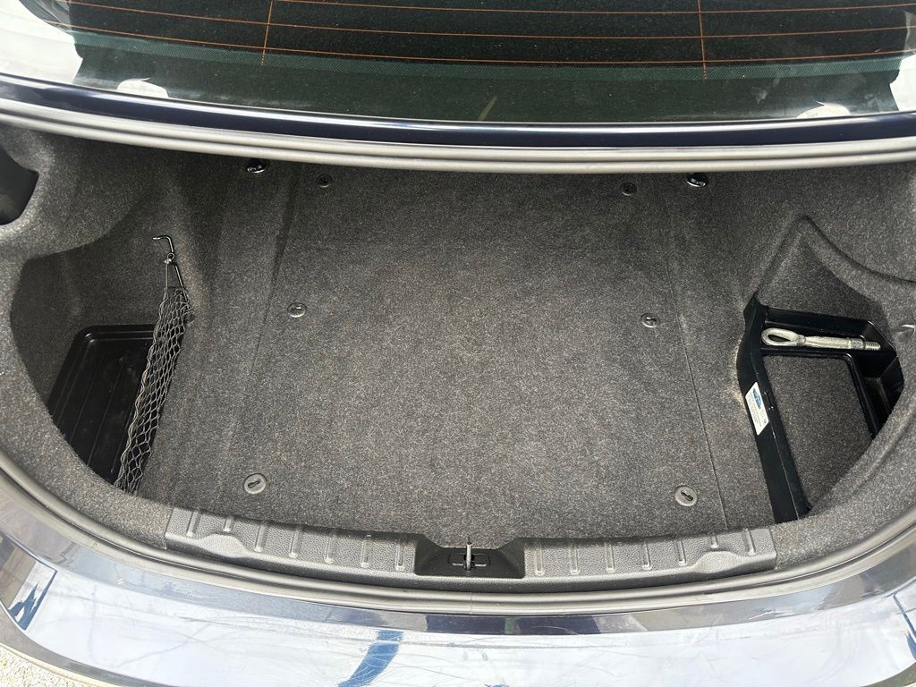 2017 BMW 3 Series Image 38