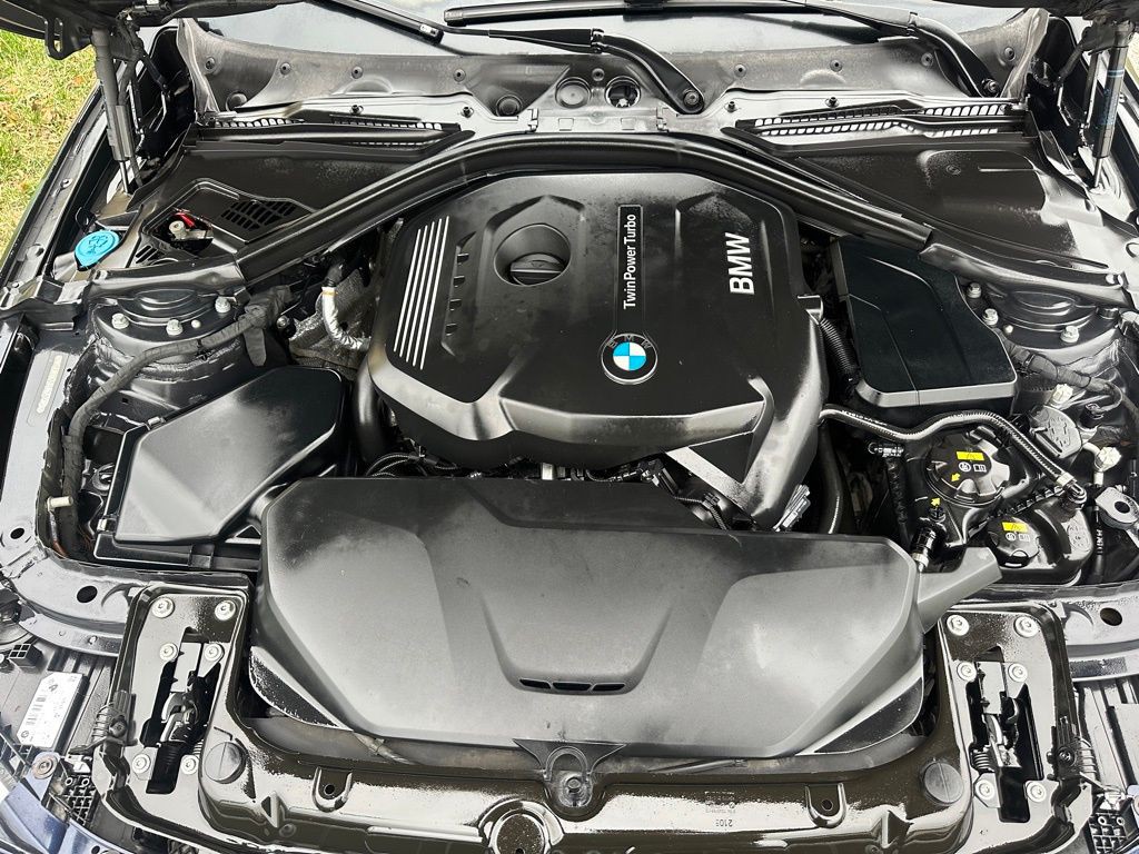 2017 BMW 3 Series Image 40