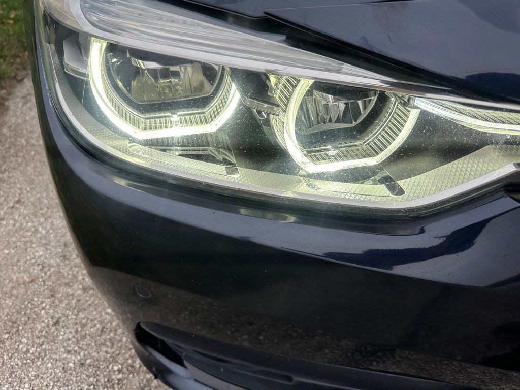 2017 BMW 3 Series Image 41