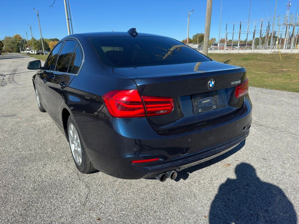 2017 BMW 3 Series Image 6