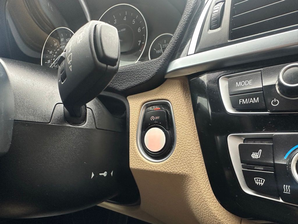 2017 BMW 3 Series Image 20