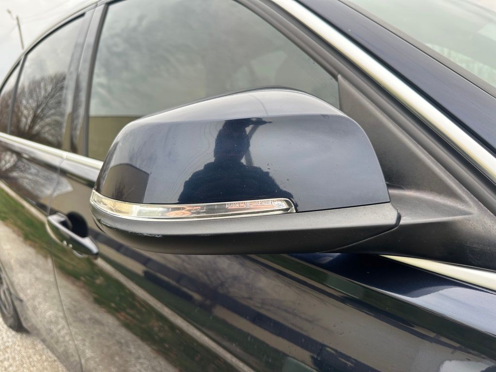 2017 BMW 3 Series Image 39