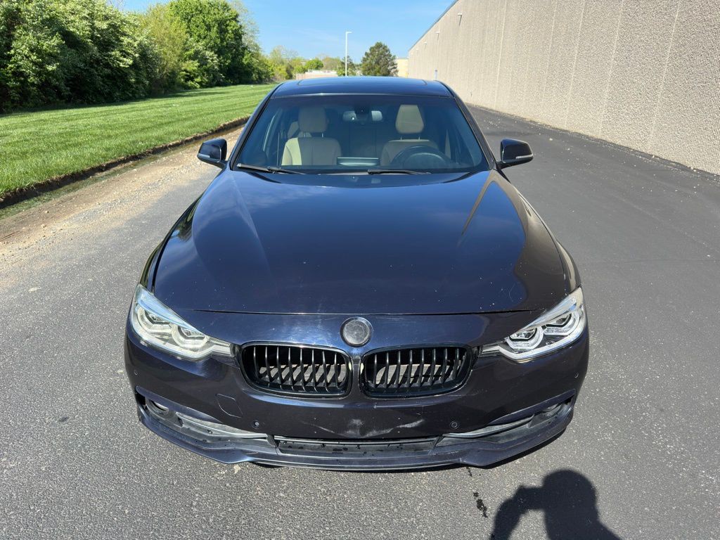 2017 BMW 3 Series Image 2