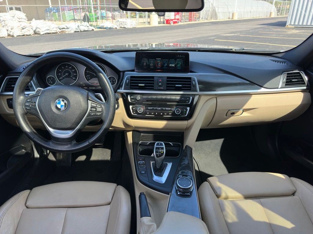 2017 BMW 3 Series Image 7