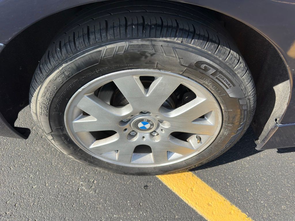 2017 BMW 3 Series Image 39
