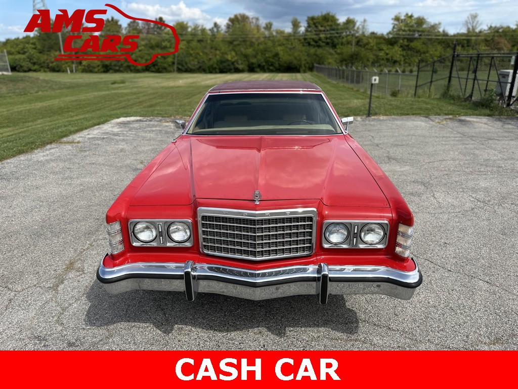 1975 Ford LTD Image 2