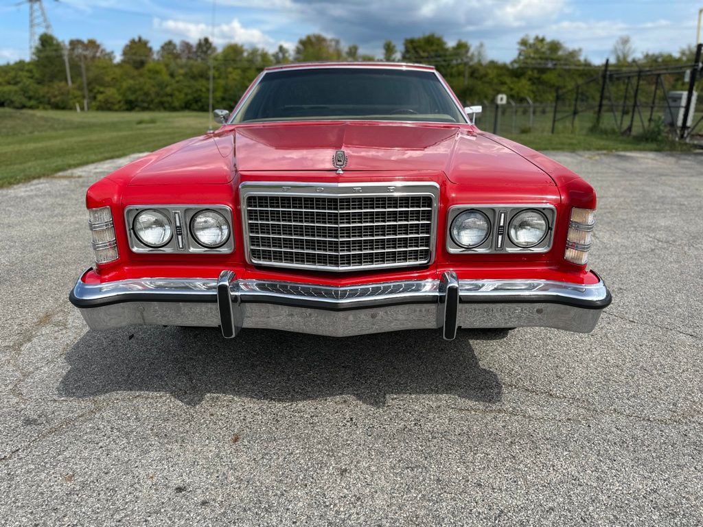 1975 Ford LTD Image 3