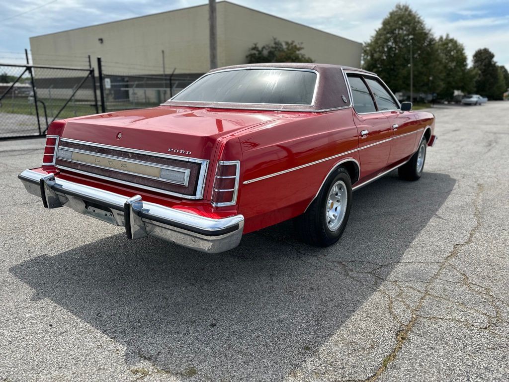 1975 Ford LTD Image 5